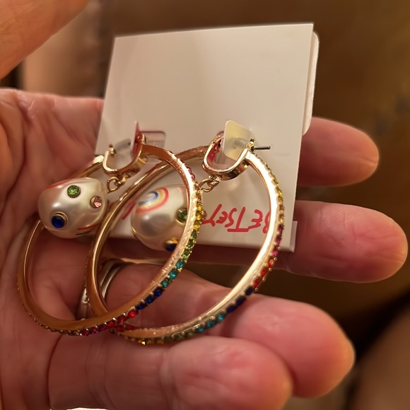 Betsey Johnson Rainbow Multi-Color Stones Snap Bar Close Hoop Earrings - Picture 5 of 10